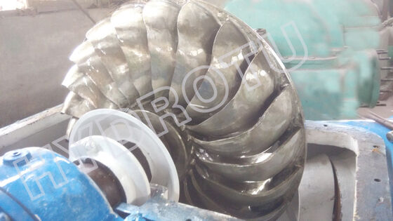 Turgo-Wasserkraftanlage mit einer Nennleistung von 100 kW bis 2000 kW, bis zu 88% Effizienz und einer Reichweite von 70 m bis 200 m